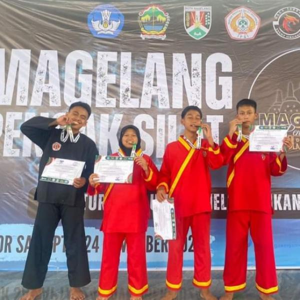 Empat Atlit Pencak Silat SMP Mudabangga Meraih Juara Nasional